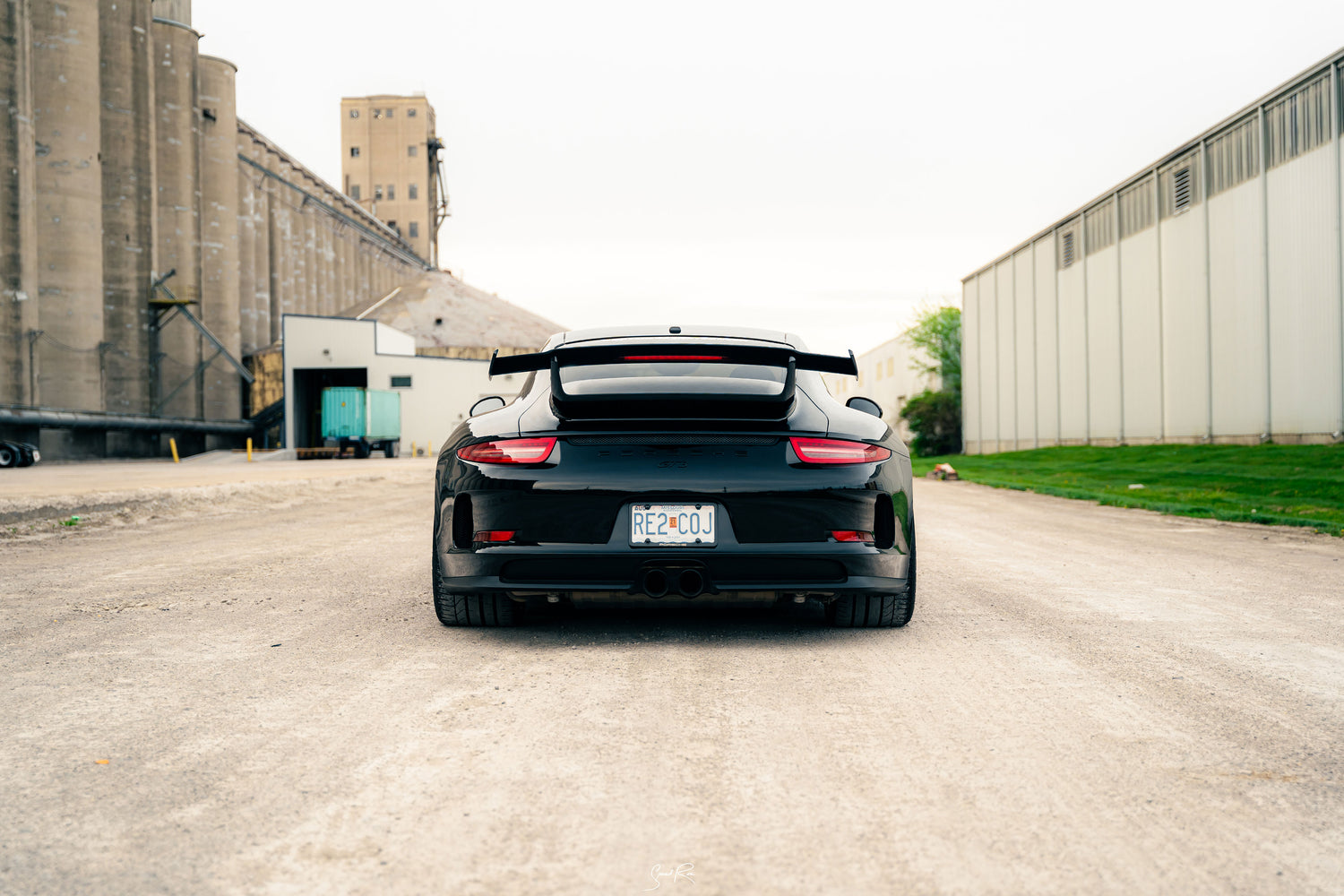 Simeon's Black Porsche 911 GT3