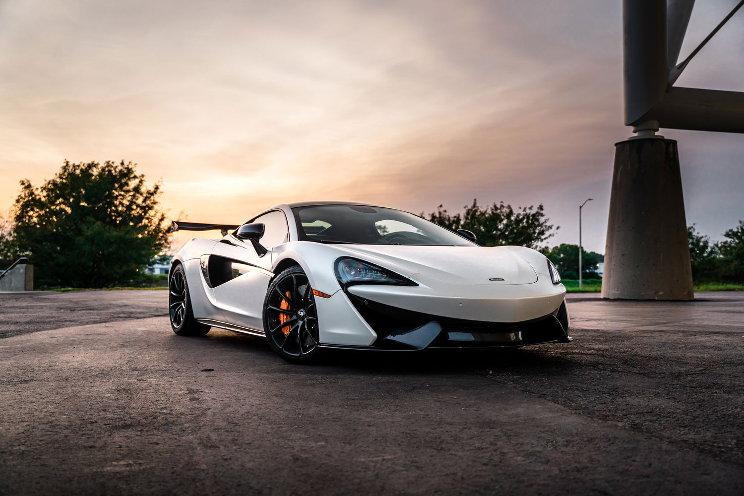 Lunar White McLaren 570S